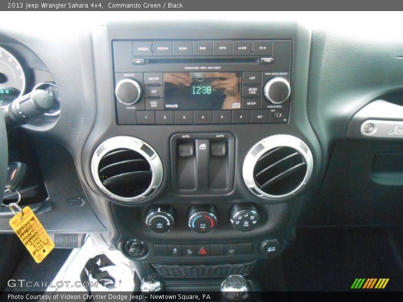 Commando Green / Black 2013 Jeep Wrangler Sahara 4x4