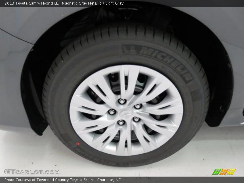 Magnetic Gray Metallic / Light Gray 2013 Toyota Camry Hybrid LE
