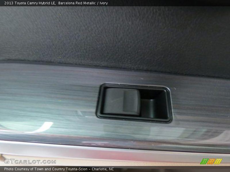 Barcelona Red Metallic / Ivory 2013 Toyota Camry Hybrid LE