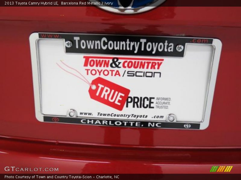 Barcelona Red Metallic / Ivory 2013 Toyota Camry Hybrid LE