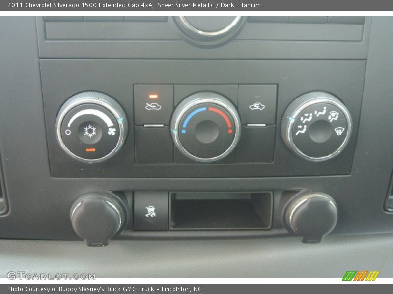 Controls of 2011 Silverado 1500 Extended Cab 4x4