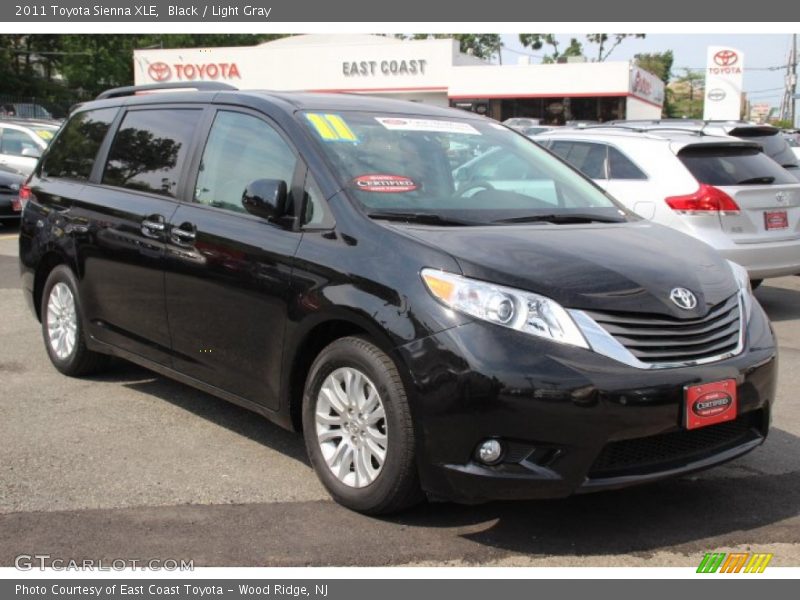 Black / Light Gray 2011 Toyota Sienna XLE