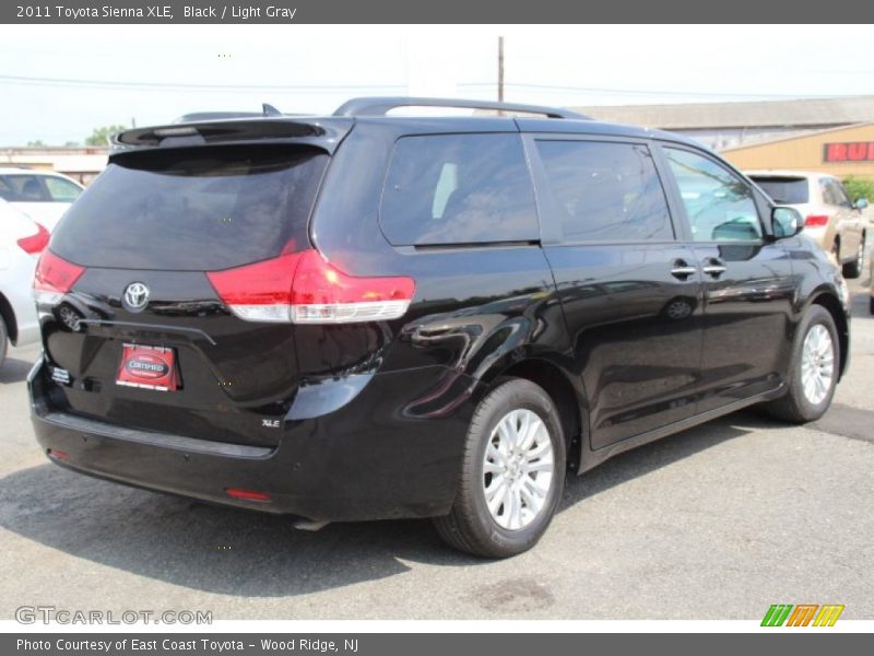 Black / Light Gray 2011 Toyota Sienna XLE