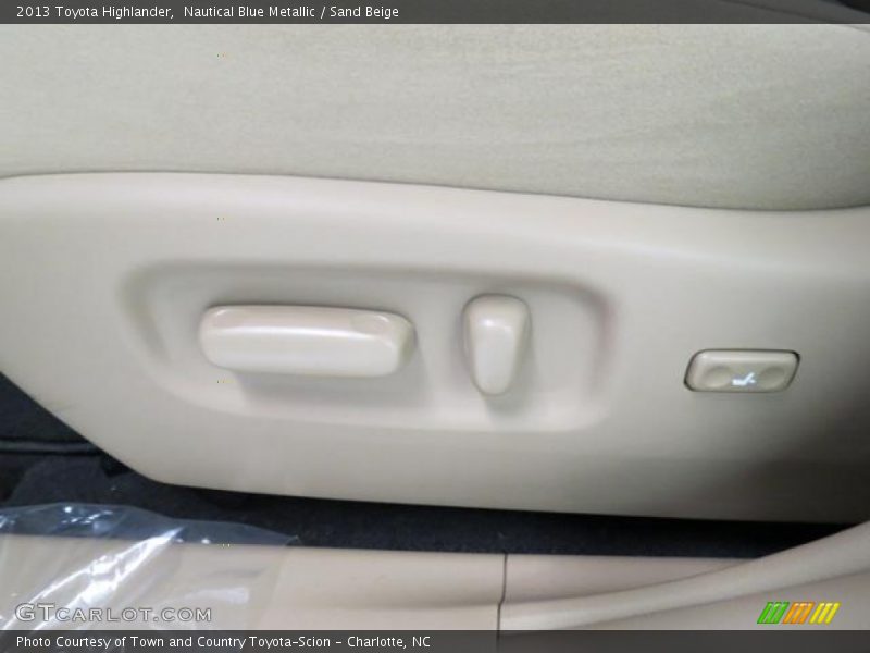 Nautical Blue Metallic / Sand Beige 2013 Toyota Highlander