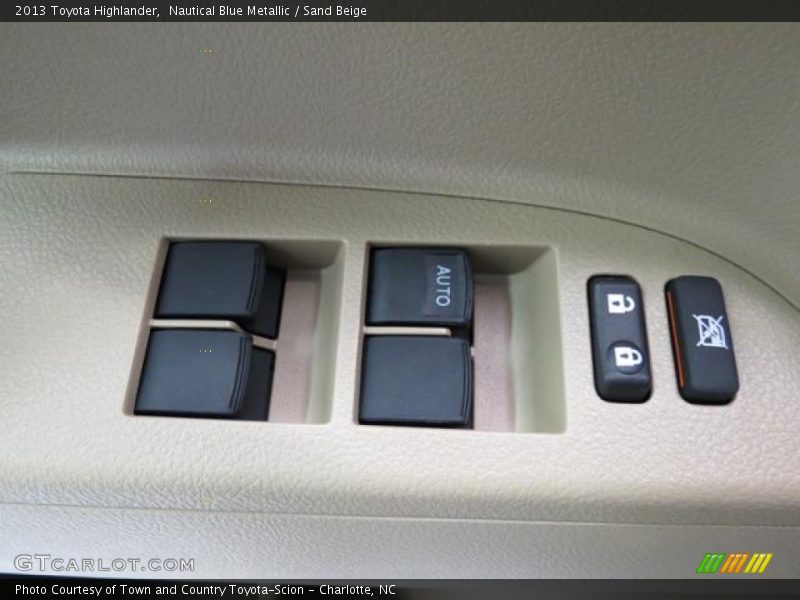Nautical Blue Metallic / Sand Beige 2013 Toyota Highlander