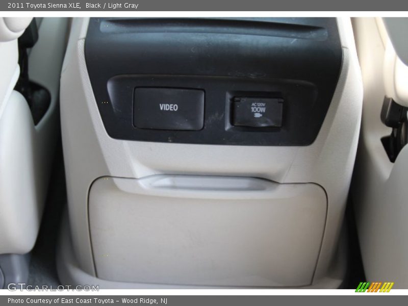 Black / Light Gray 2011 Toyota Sienna XLE