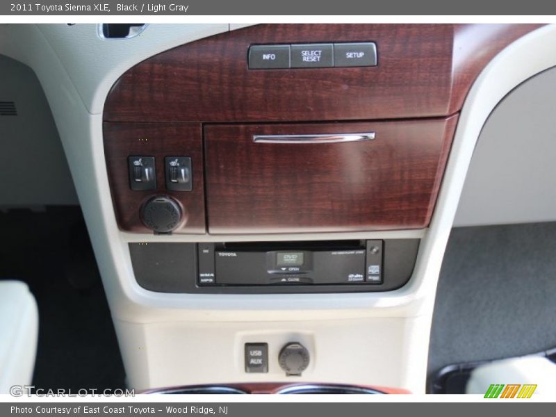 Black / Light Gray 2011 Toyota Sienna XLE