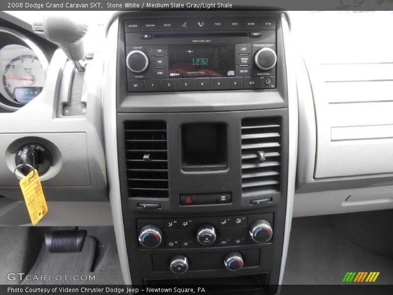 Stone White / Medium Slate Gray/Light Shale 2008 Dodge Grand Caravan SXT