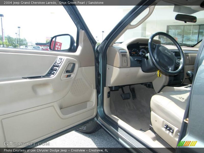 Onyx Green Pearl / Sandstone 2004 Jeep Grand Cherokee Laredo