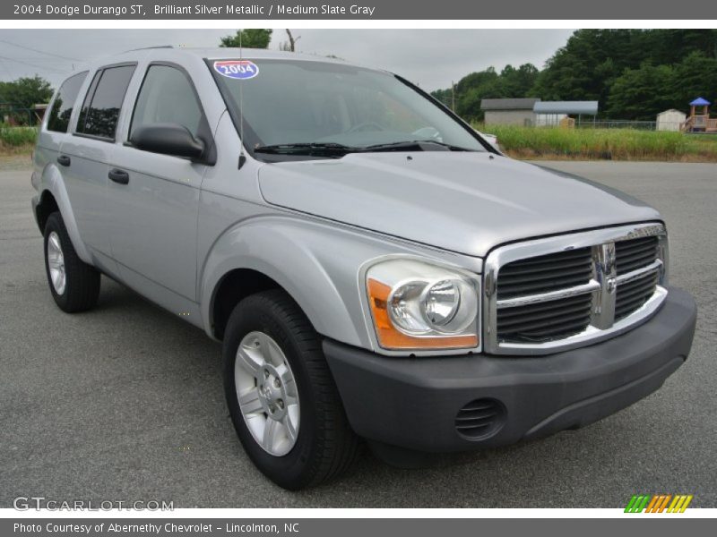 Front 3/4 View of 2004 Durango ST