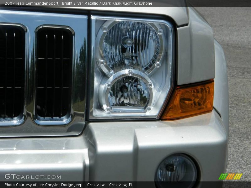 Bright Silver Metallic / Dark Khaki/Light Graystone 2007 Jeep Commander Sport