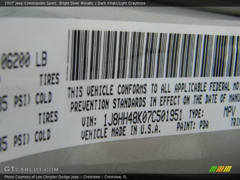 Bright Silver Metallic / Dark Khaki/Light Graystone 2007 Jeep Commander Sport