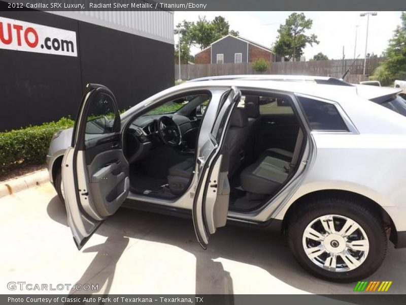 Radiant Silver Metallic / Titanium/Ebony 2012 Cadillac SRX Luxury