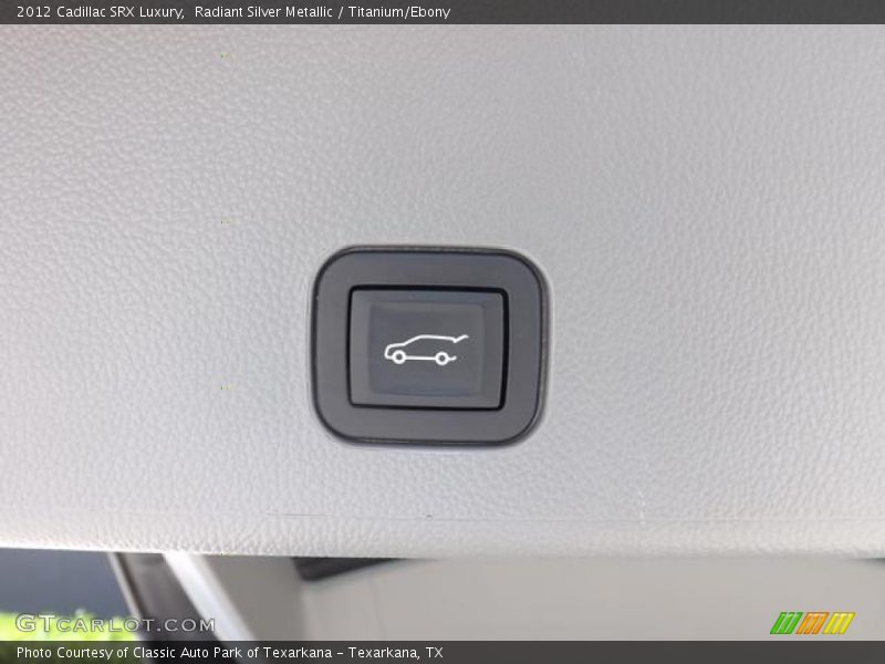 Radiant Silver Metallic / Titanium/Ebony 2012 Cadillac SRX Luxury