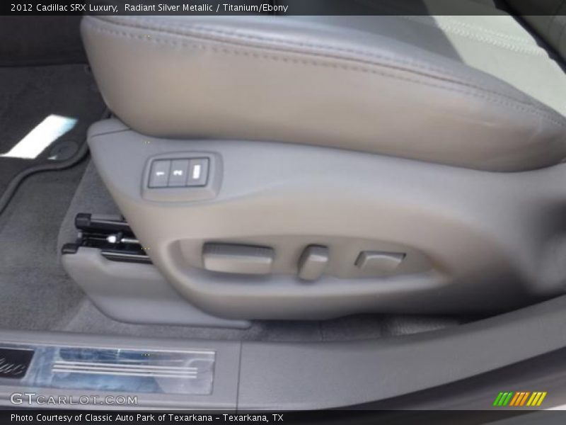 Radiant Silver Metallic / Titanium/Ebony 2012 Cadillac SRX Luxury