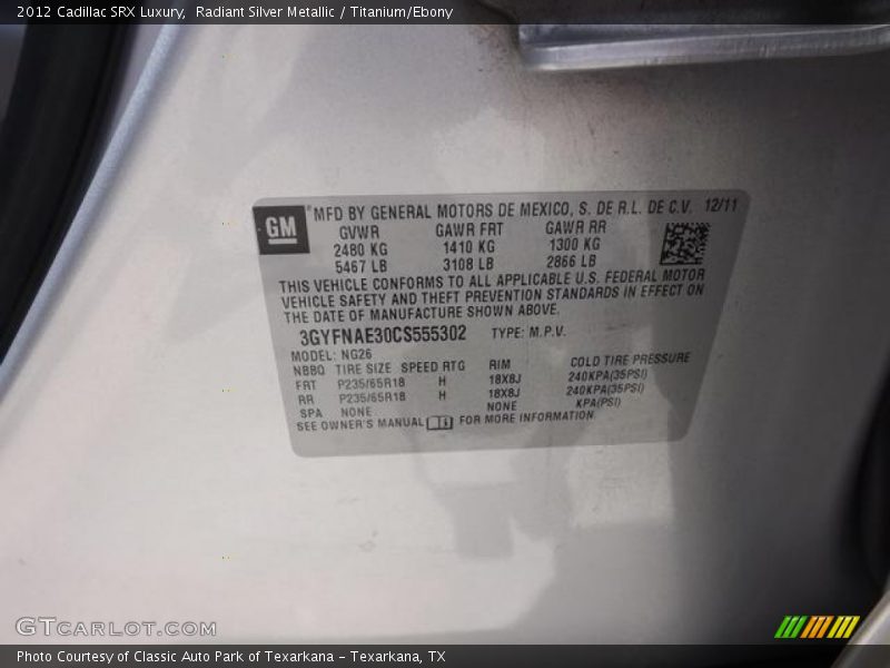 Radiant Silver Metallic / Titanium/Ebony 2012 Cadillac SRX Luxury