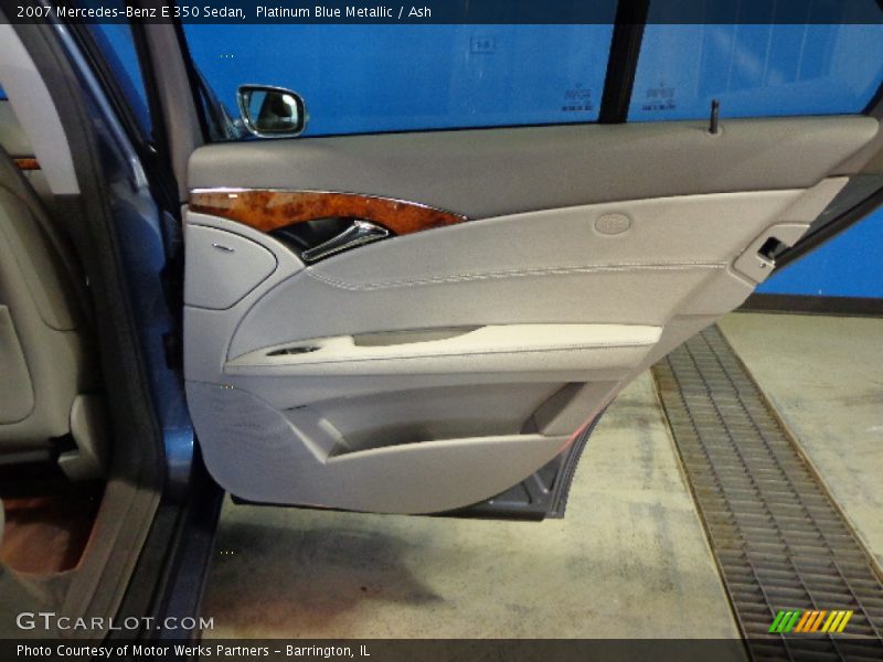 Door Panel of 2007 E 350 Sedan