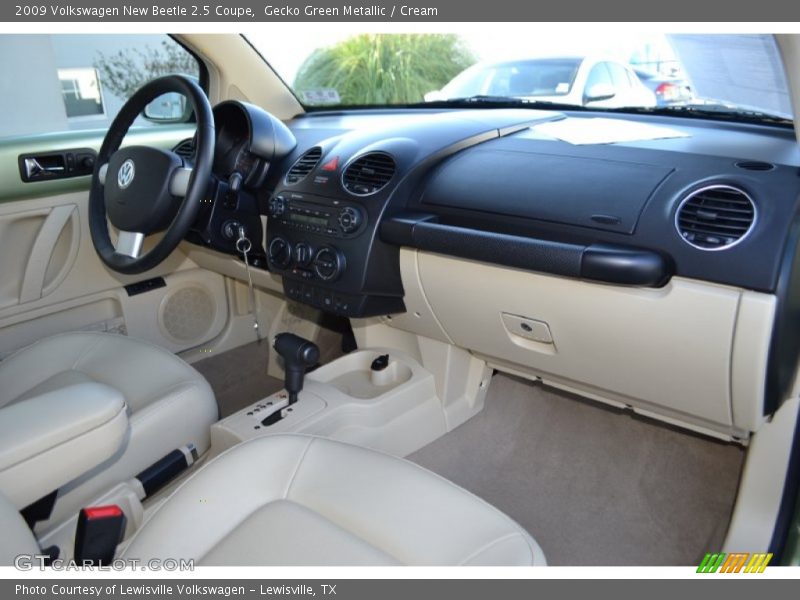 Gecko Green Metallic / Cream 2009 Volkswagen New Beetle 2.5 Coupe