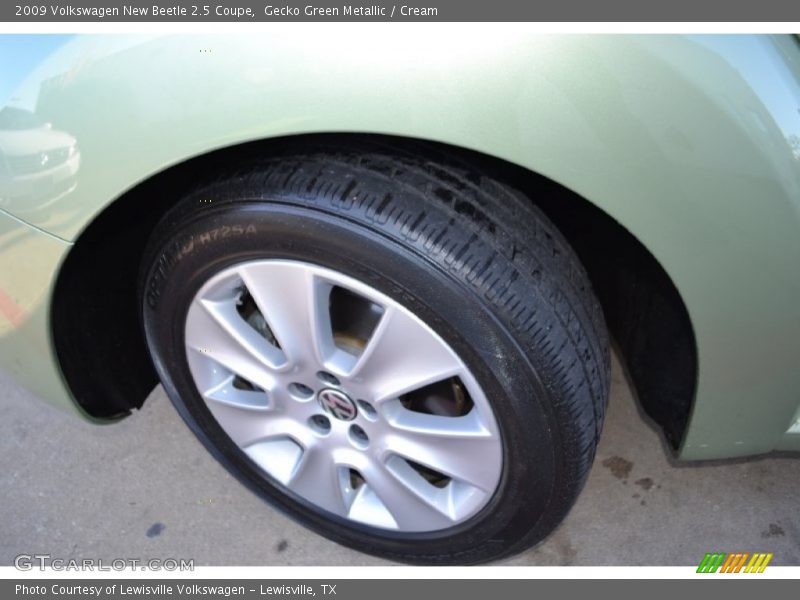 Gecko Green Metallic / Cream 2009 Volkswagen New Beetle 2.5 Coupe