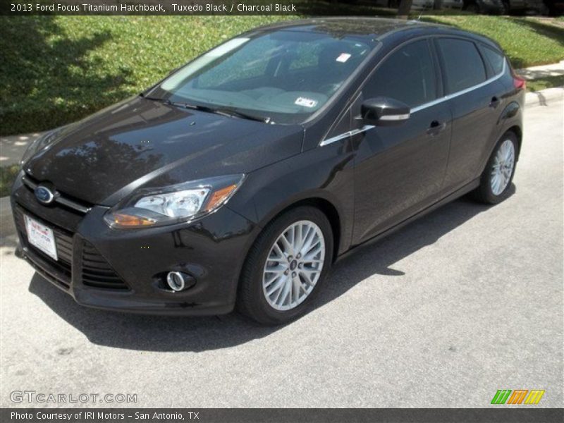 Tuxedo Black / Charcoal Black 2013 Ford Focus Titanium Hatchback