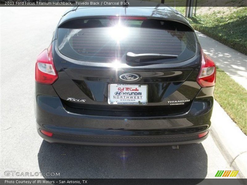 Tuxedo Black / Charcoal Black 2013 Ford Focus Titanium Hatchback