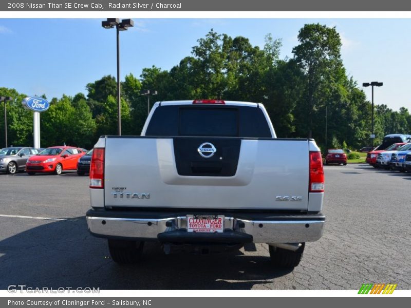 Radiant Silver / Charcoal 2008 Nissan Titan SE Crew Cab
