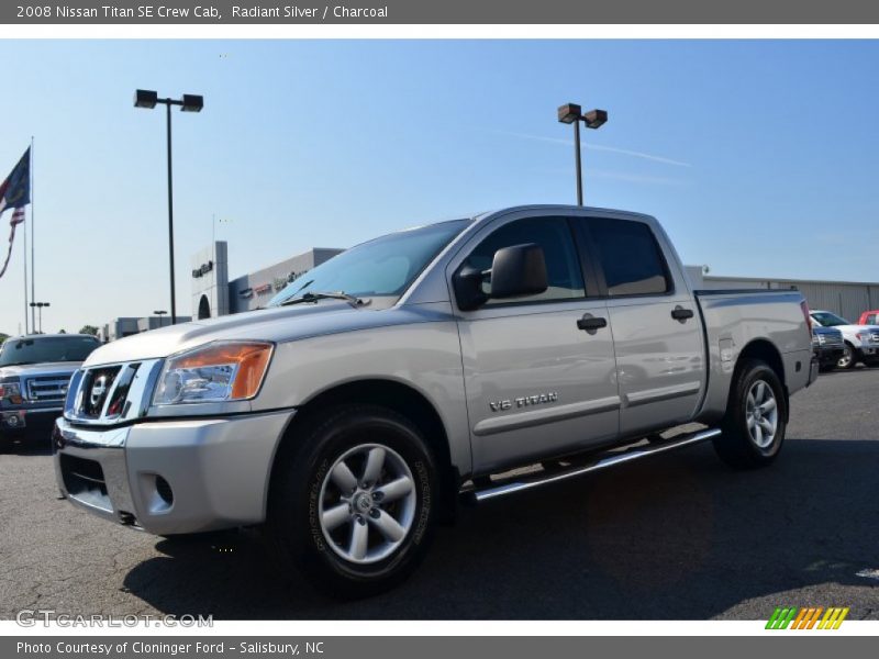 Radiant Silver / Charcoal 2008 Nissan Titan SE Crew Cab