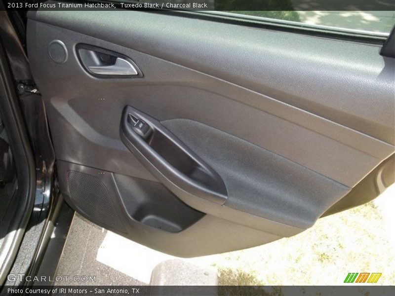 Tuxedo Black / Charcoal Black 2013 Ford Focus Titanium Hatchback