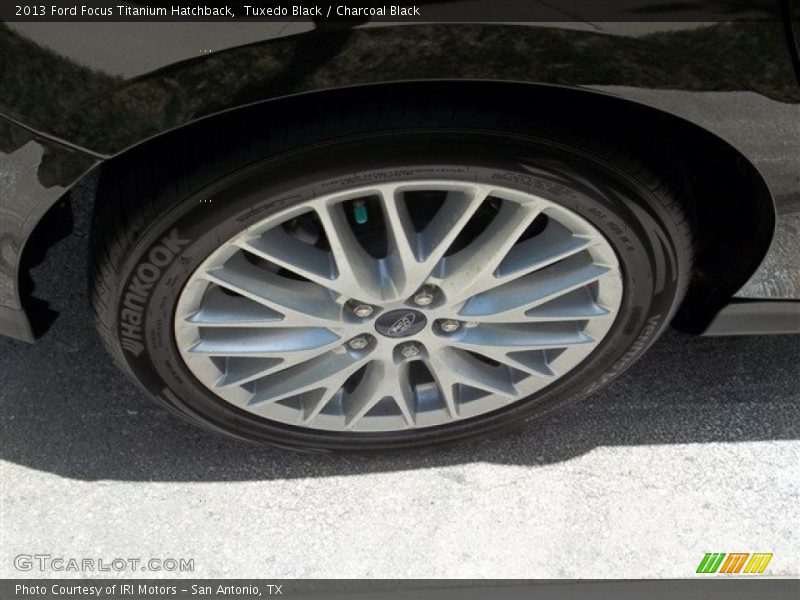 Tuxedo Black / Charcoal Black 2013 Ford Focus Titanium Hatchback