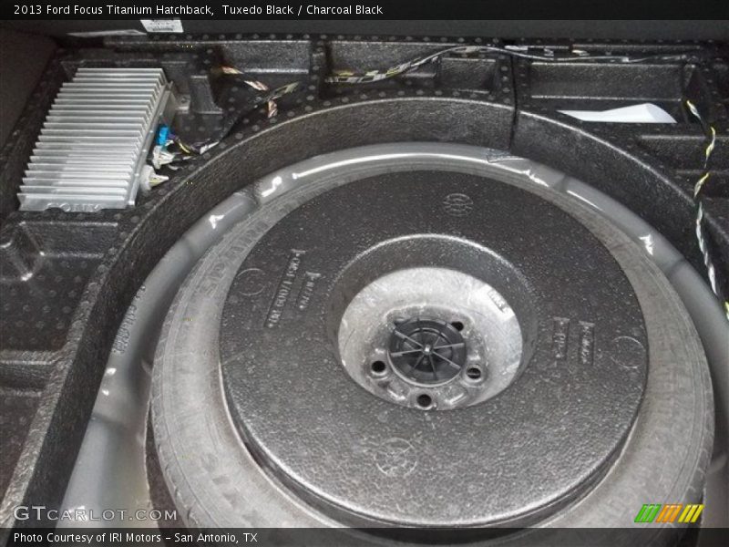 Tuxedo Black / Charcoal Black 2013 Ford Focus Titanium Hatchback