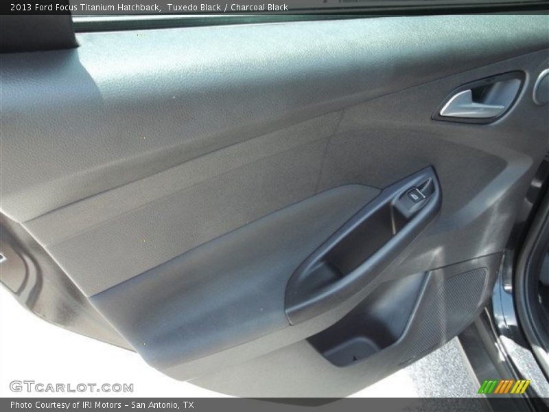 Tuxedo Black / Charcoal Black 2013 Ford Focus Titanium Hatchback