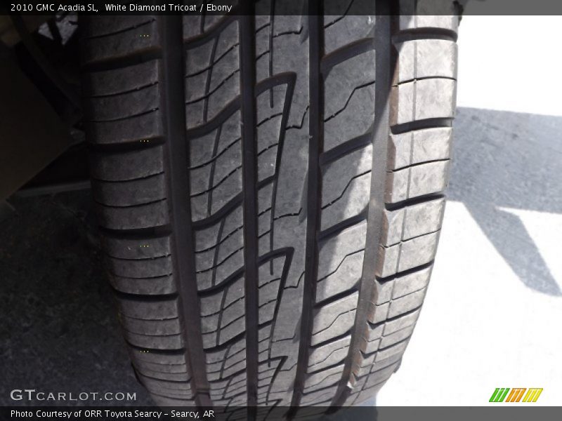 White Diamond Tricoat / Ebony 2010 GMC Acadia SL