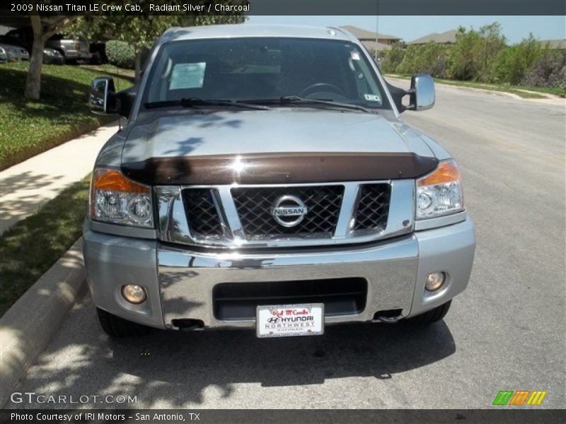 Radiant Silver / Charcoal 2009 Nissan Titan LE Crew Cab