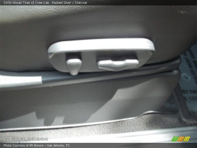 Radiant Silver / Charcoal 2009 Nissan Titan LE Crew Cab
