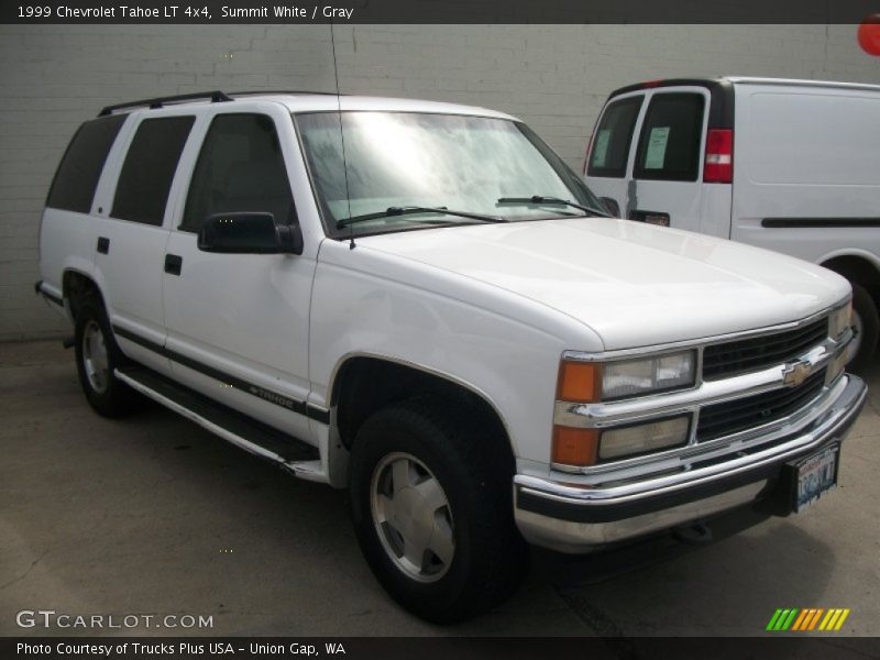 Front 3/4 View of 1999 Tahoe LT 4x4