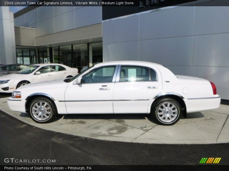  2009 Town Car Signature Limited Vibrant White
