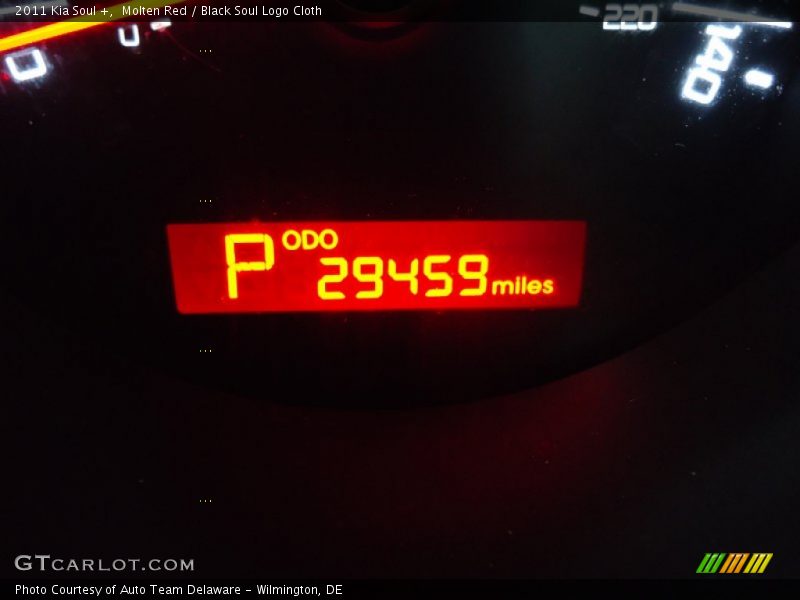 Molten Red / Black Soul Logo Cloth 2011 Kia Soul +