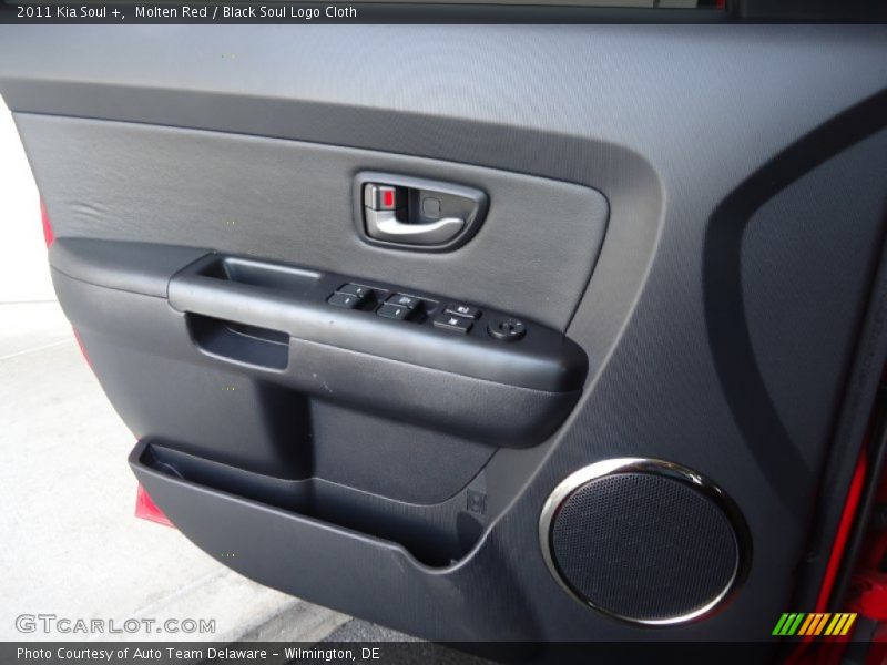 Molten Red / Black Soul Logo Cloth 2011 Kia Soul +