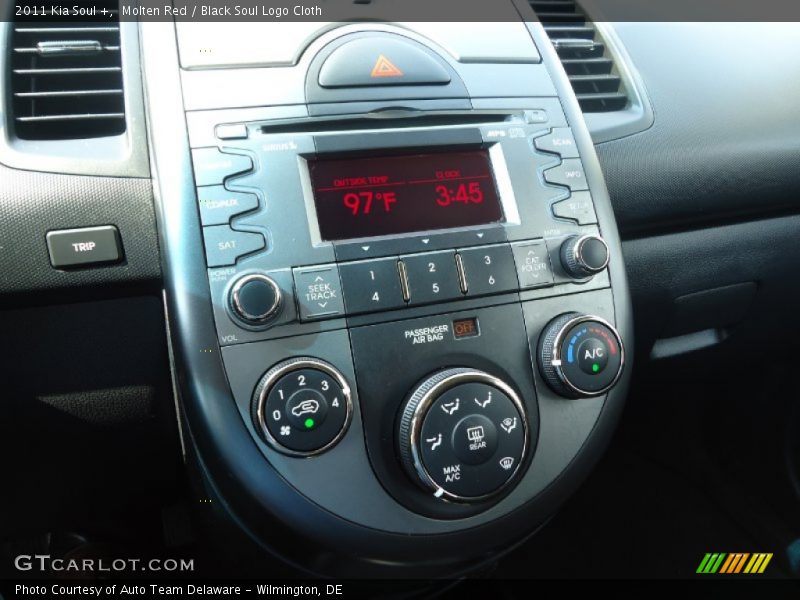 Molten Red / Black Soul Logo Cloth 2011 Kia Soul +