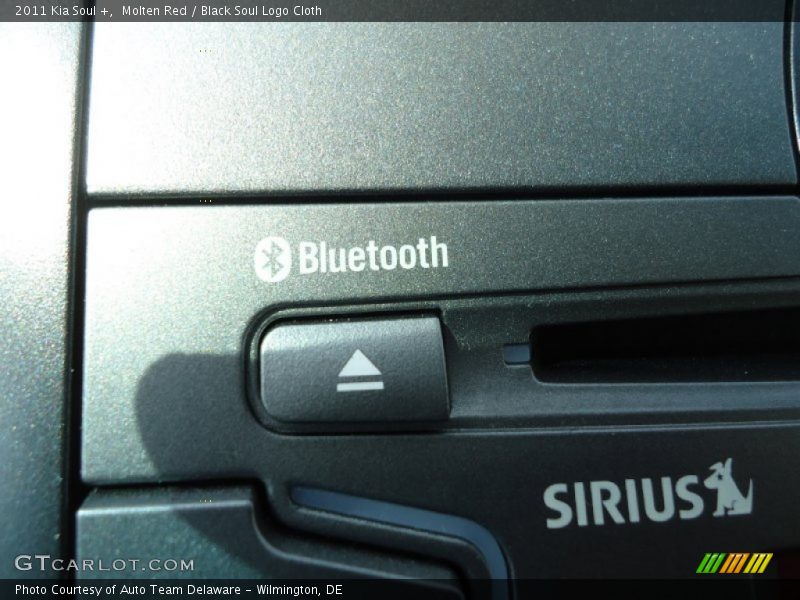 Molten Red / Black Soul Logo Cloth 2011 Kia Soul +