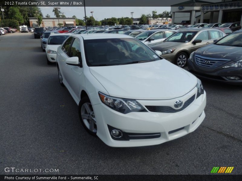 Super White / Black 2012 Toyota Camry SE