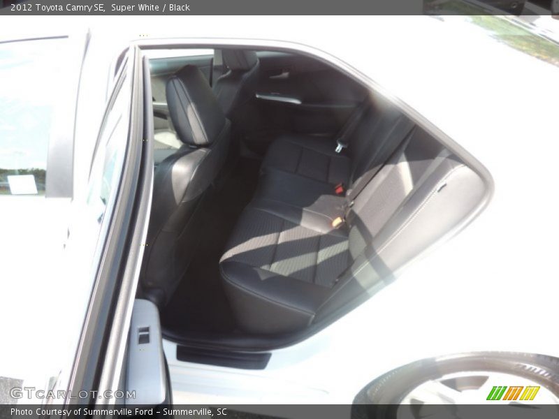Super White / Black 2012 Toyota Camry SE