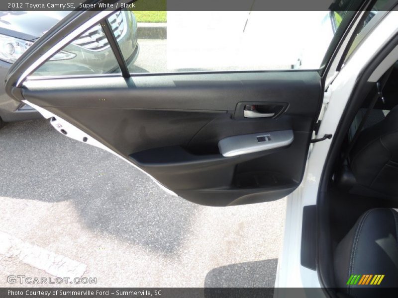 Super White / Black 2012 Toyota Camry SE