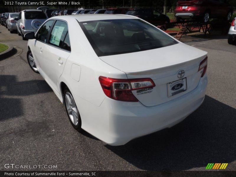 Super White / Black 2012 Toyota Camry SE