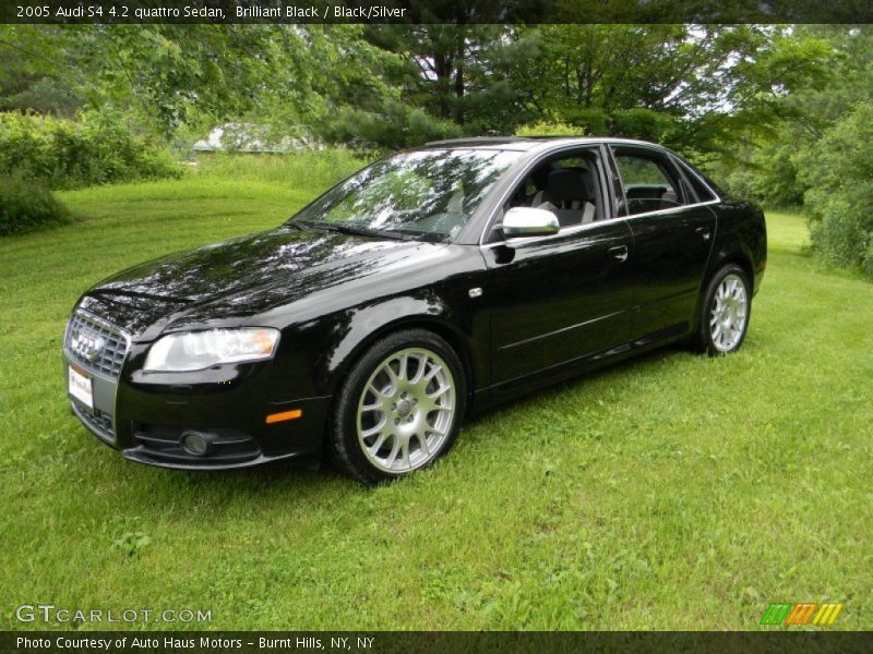 Front 3/4 View of 2005 S4 4.2 quattro Sedan