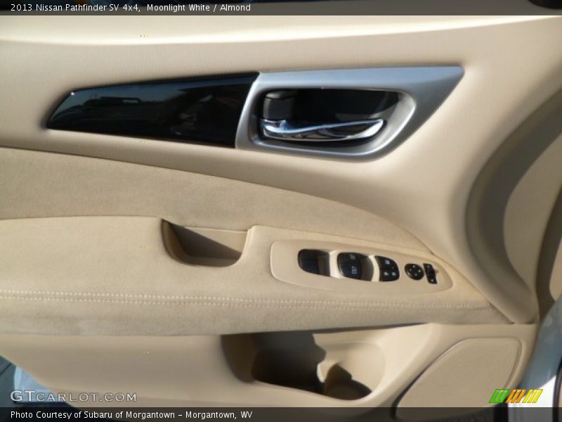 Moonlight White / Almond 2013 Nissan Pathfinder SV 4x4
