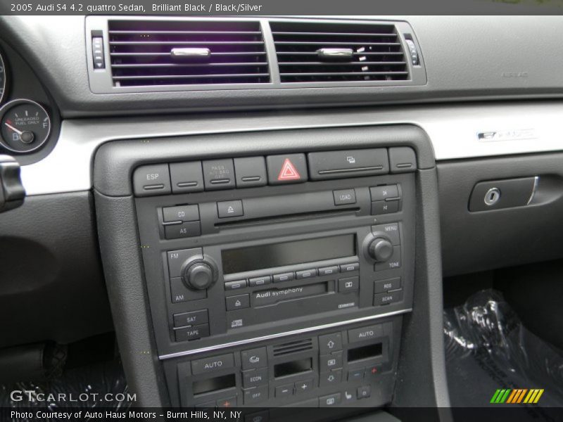 Controls of 2005 S4 4.2 quattro Sedan