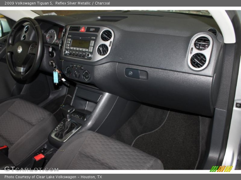 Reflex Silver Metallic / Charcoal 2009 Volkswagen Tiguan S