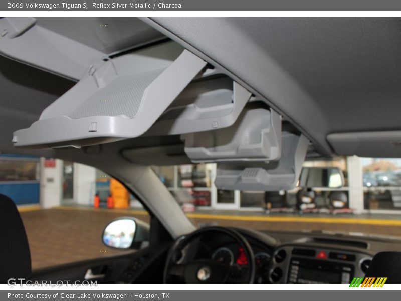 Reflex Silver Metallic / Charcoal 2009 Volkswagen Tiguan S