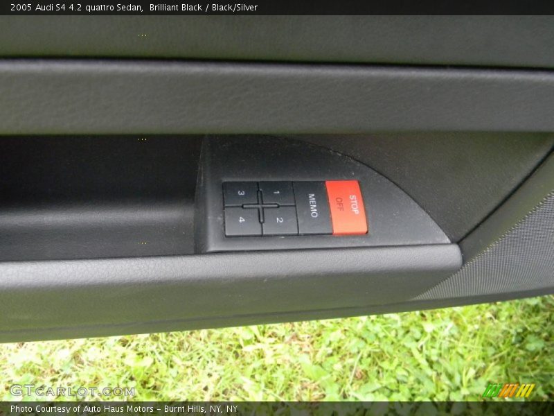 Brilliant Black / Black/Silver 2005 Audi S4 4.2 quattro Sedan